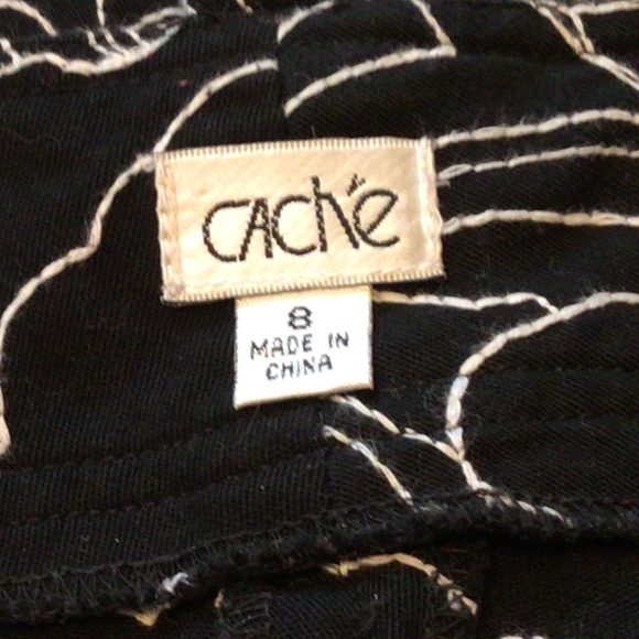 Cache Bermuda Black White Flowers Shorts - Picture 6 of 10